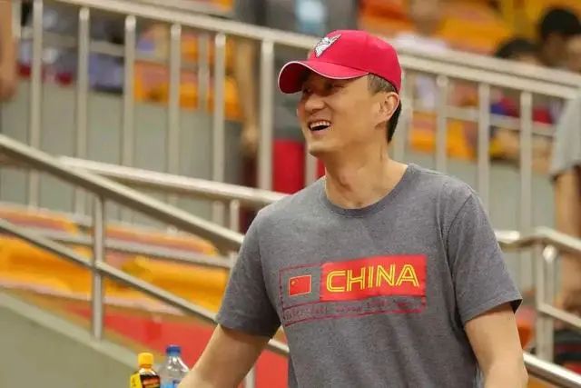男篮的名单_男篮最新中国国家队大名单_中国男篮双国家队名单